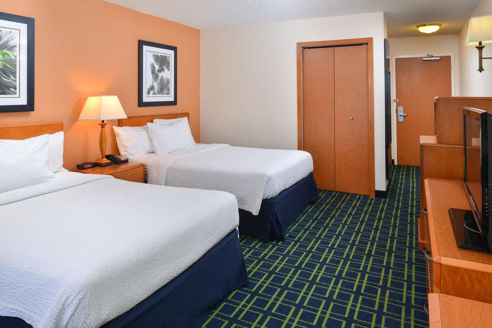 Fairfield Inn And Suites Charleston North/University Area North Charleston Exterior photo