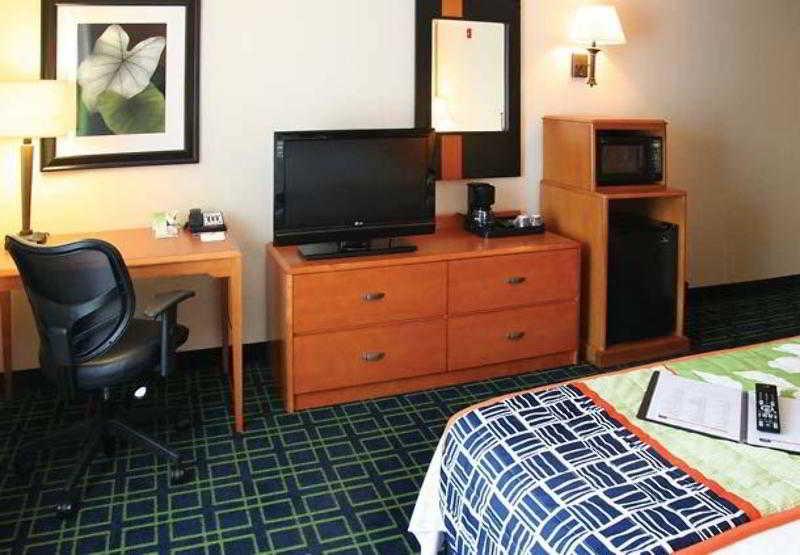 Fairfield Inn And Suites Charleston North/University Area North Charleston Room photo